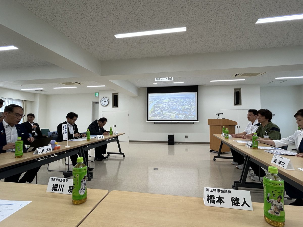 hashimotok_23's tweet photo. 【知事のふれあい訪問】
昨日、大野知事が越谷市にふれあい訪問で来られて私も同行しました。

訪問先は計3か所。

①日本特種ボディー株式会社
②リハビリテーション天草病院
③越谷こどもサポートネットワーク✖️りそな YOUTH BASE せんげん台

ご対応いただいた関係者の方に感謝申し上げます。 https://t.co/eVJCK49UOg