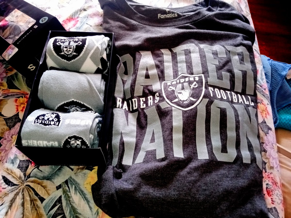 BrooksideRaider's tweet photo. My birthday presents yesterday. A new Raiders t-shirt & some new Raider socks. Ready for football season. #Raidernation https://t.co/THEJzohjiq
