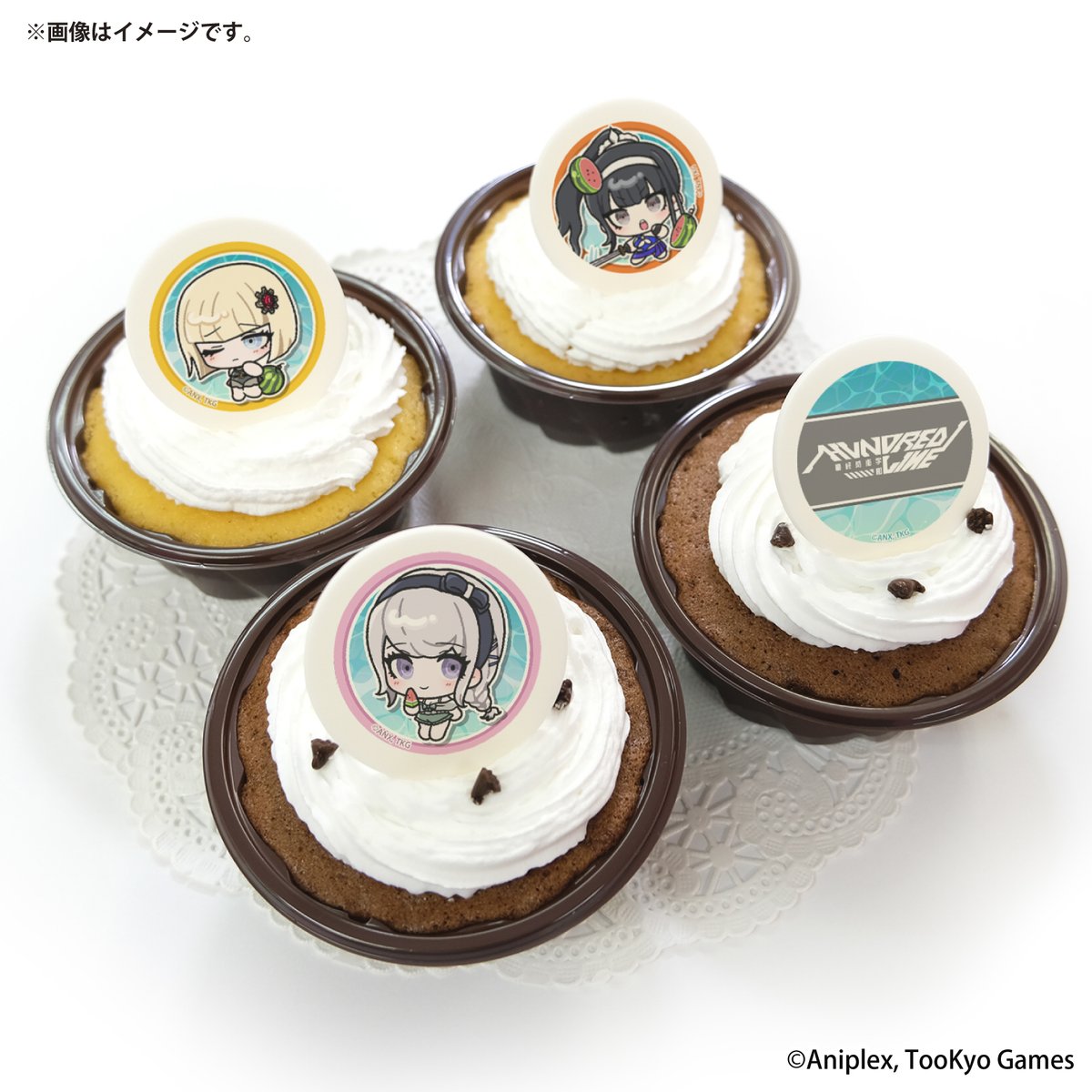 happypriroll's tweet photo. 『HUNDRED LINE -最終防衛学園-』
プリロール限定描き起こしイラスト使用のプリントスイーツ第2弾が発売決定！🍉🌺

水着姿のかわいい特防隊メンバーたちのスイーツで、おいしく楽しいティータイムはいかがですか♪
購入特典缶バッジ付き🎁

詳細⇨https://t.co/Xc8ahC4BpX

#hundred_line #ハンドラ https://t.co/inE3jv9fYw