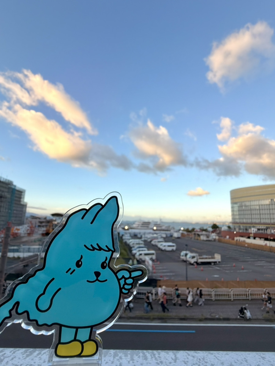 biwacommon's tweet photo. ( >ᴥ< )｡oO（おはよ〜☀

昨日はびわ湖花火大会に行ってきたよ〜🎆✨

びわ湖から次々と打ち上がる花火は迫力満点！😳
夜空いっぱいに広がる花火に、とっても感動しちゃった〜🎇✨

夏を思いっきり満喫できた一日だったよ〜🐾） https://t.co/H2KOSmqay1
