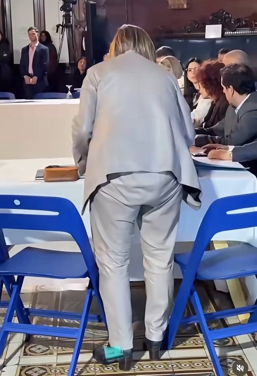 Sandritam99's tweet photo. La Borracha tildó de delincuentes a las personas que se atrasan en sus alquileres!!! Más 💩no existe!!!!🤬🤬🤬✌🏻💖🇦🇷
#GobiernoCriminal https://t.co/TWATh8AwFf