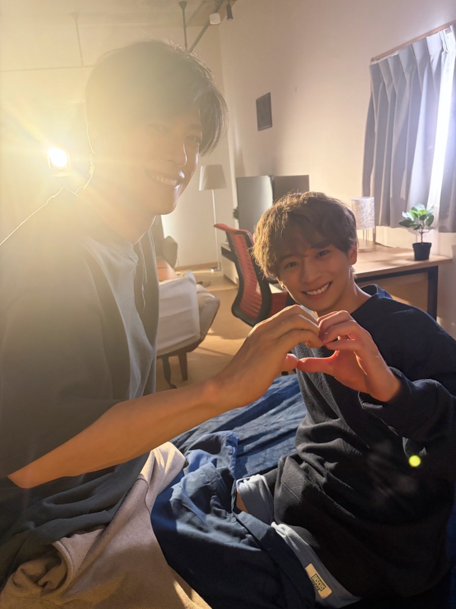 BLdramaPJT_Hri's tweet photo. ✨️ 今夜25:20〜放送 ✨️
ドラマ『えっちなお尻じゃダメですか？』
第6話「甥っ子が一目惚れ！？」

奥海が将来への不安を漏らすなか、
藍之助は不器用に想いをぶつける。
そして幸せな時間を、
大翔が偶然目撃してしまい＿＿。

視聴方法詳細はこちら👇
https://t.co/l1z2Da2ioi

皆さまの感想は
【 #えっちり 】でつぶやいてください🍑💕

#坂井翔 #君沢ユウキ
@yukikimisawa 
@kimisawayuki_oi 
@01Shodesu 
@hatoyatama