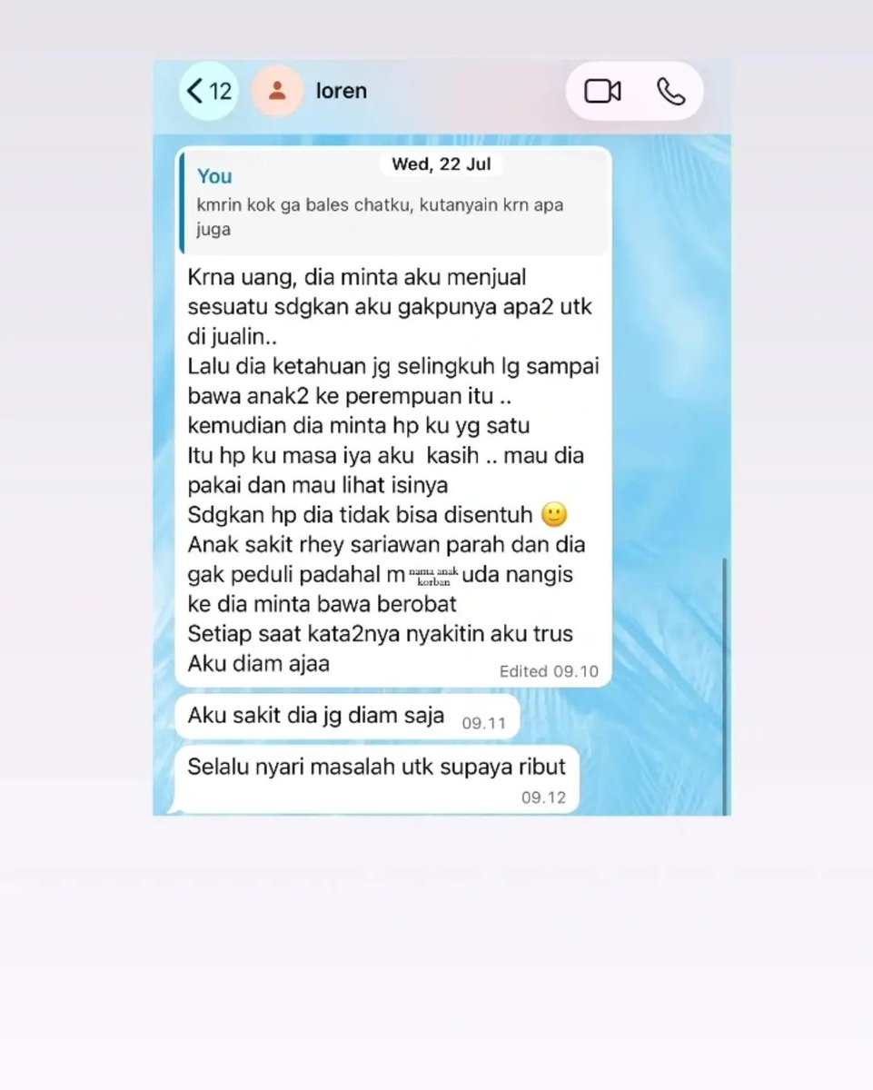 chaaaaww's tweet photo. Ternyata korban juga sempat curhat ke sahabatnya setelah mutusin buat balik lagi ke Medan. 

Dari curhatan ini aja udah ketauan gimana hidup korban di sana, tinggal sama suami kasar, pelit, selingkuh pula.

Keluarga bilang tubuh korban banyak memar, mata lebam, banyak bekas pukulan. Ada juga yang blg di tubuh almh ada bekas temb*kan. Tapi dokter forensik bilang ga ada tanda kekerasan & korban murni b*ndir.

Pliss deh jangan krn terduga pelaku berseragam, terus dilindungi. Buang jauh-jauh kebiasaan nyalahin korban yang udah meninggal dunia krn mereka ga bisa lagi kasih pembelaan diri.

Tanpa mengurangi rasa hormat, ini mungkin pahit, tapi kenyataan bahwa telat nikah atau ga nikah sama sekali ga akan bikin meninggal, tapi salah pilih pasangan bisa bikin ny*wa melayang tuh benar adanya. 

Justice for Winda Lorenza Gowasa 🥀