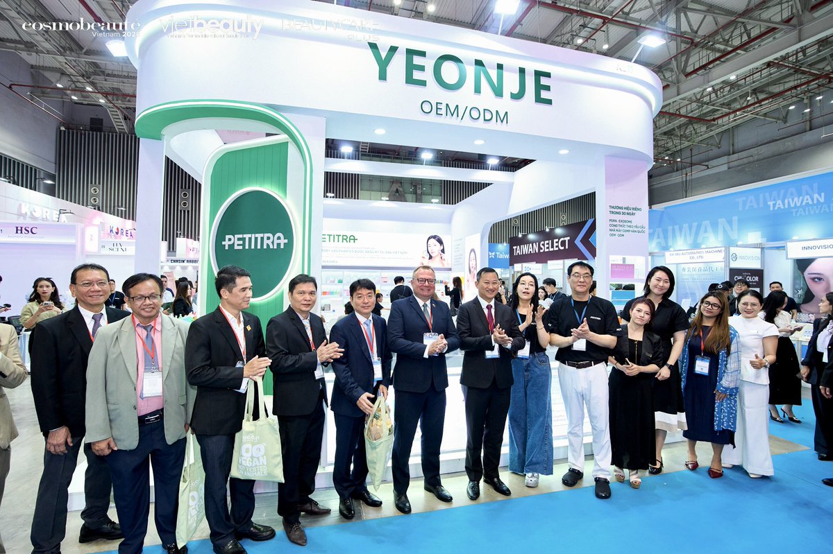 pharasimowicz's tweet photo. THE 17TH INTERNATIONAL EXHIBITION – VIETBEAUTY X COSMOBEAUTÉ VIETNAM 2026
“COSMETICS &amp; PERSONAL HYGIENE, NAIL CARE &amp; HAIR CARE PRODUCTS, LABELS &amp; PROCESSING EQUIPMENT IN VIETNAM”
📜 🇬🇧 https://t.co/5Mx3jRGgLY
📜 🇻🇳 https://t.co/YQOiH7YKUa
23 – 25.07.2026, HCMC, Vietnam https://t.co/c3tV9a0mKG