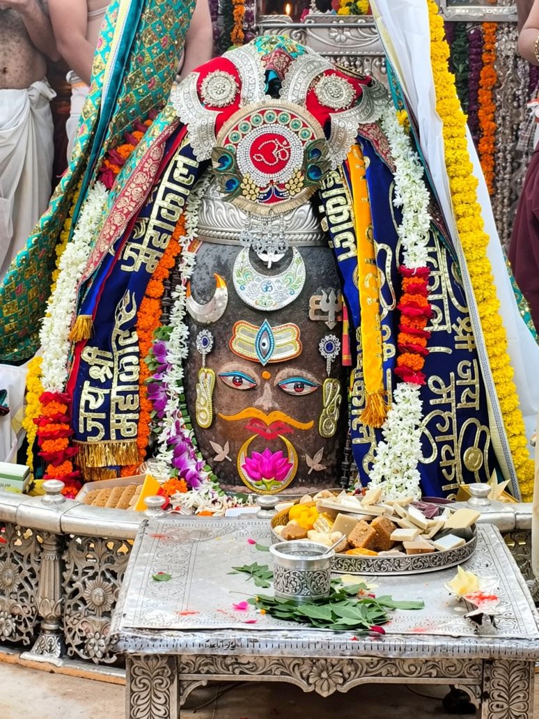 12Jyotirling's tweet photo. श्री महाकालेश्वर भस्म आरती दर्शन | 07.08.2026

Shri Mahakaleshwar Bhasma Aarti Darshan | 07.08.2026 https://t.co/f5oFMFuTn7
