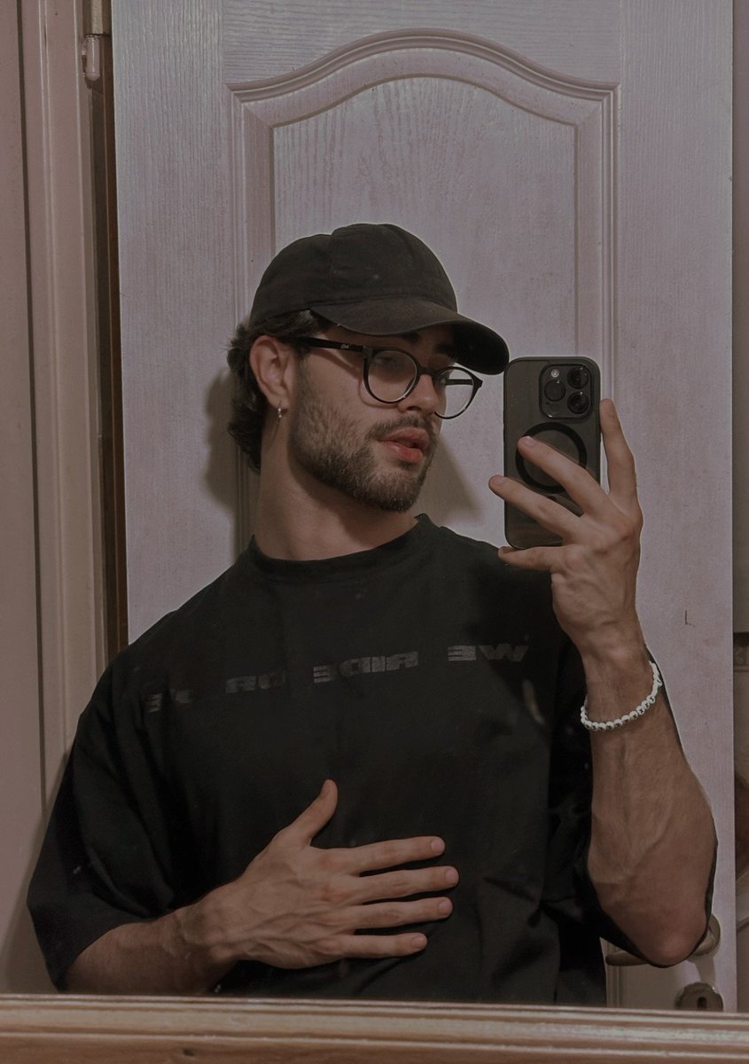fallcnlucifear's tweet photo. ᅠ
⠀⠀⸙     𝗳𝗿𝗶𝗲𝗻𝗱 𝗿𝗲𝗾𝘂𝗲𝘀𝘁

  ㅤㅤㅤㅤname : Orpheus. 
ㅤㅤㅤㅤ  age : 30.
ㅤㅤㅤㅤ  status : single.
ㅤㅤㅤㅤ  zodiac sign : cancer.
ㅤㅤㅤㅤ  o.s : bi.
ㅤㅤㅤㅤ  color : black
 
( ☄ ) dark arts, games, classical music, fantasy books, coffee.

ㅤㅤㅤㅤ rt/like. https://t.co/IVRwNSpFLu