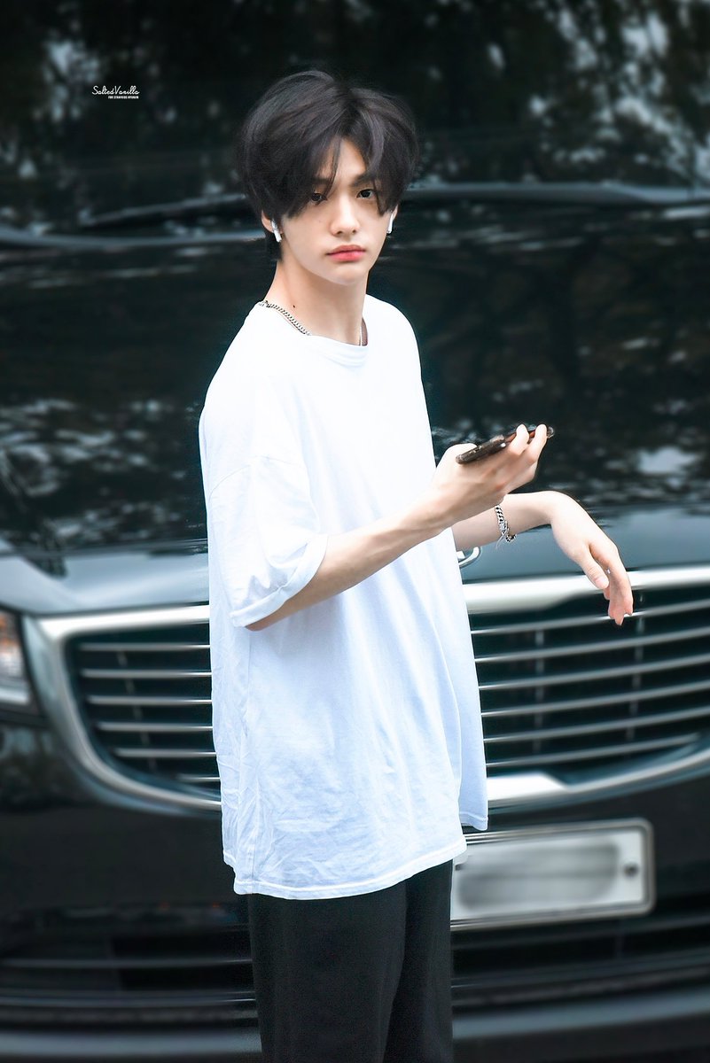 ung___g's tweet photo. 기분이 정말 이상하고 좋으네 https://t.co/NmXPwdkbIt