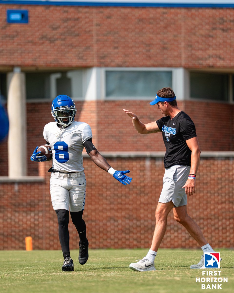 MemphisFB's tweet photo. One step closer 

#CloseTheGap | @FirstHorizonBnk https://t.co/KIRX06dqQQ