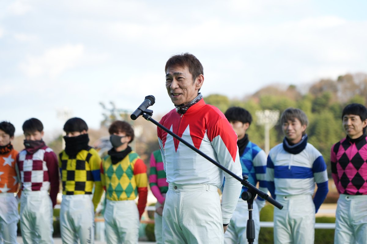sagakeiba's tweet photo. 【佐賀所属騎手による募金活動について】
令和8年熊本地震で亡くなられた方々のご冥福をお祈りするとともに、被災された皆様に心からお見舞いを申し上げます。令和8年熊本地震被災者支援として佐賀所属騎手による募金活動を以下のとおり行います。
【日時】
8/8(土)9（日）　14:30～15：00ごろ
【参加騎手】
8/8(土)：山口勲,石川慎将,川島拓（騎手部会役員）
8/9(日)：田中純,田中直人,飛田愛斗（熊本県出身騎手）

https://t.co/2t30xGpVEV