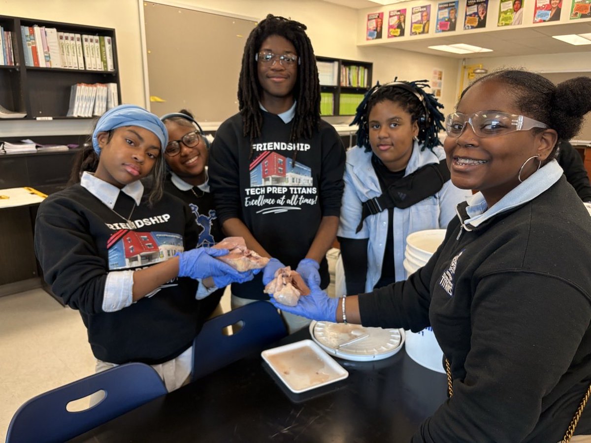 msmelanielund's tweet photo. Mr. Slaughter’s students LOVE his dissection labs so much, they did this one at the end of the year as an incentive! Amazing cross-curricular ties to my AP psychology class 🧠#onefriendship #friendshipsjourneyto30 #FPCSTP #aspiremore @friendshippcs https://t.co/qrnUotCc8U
