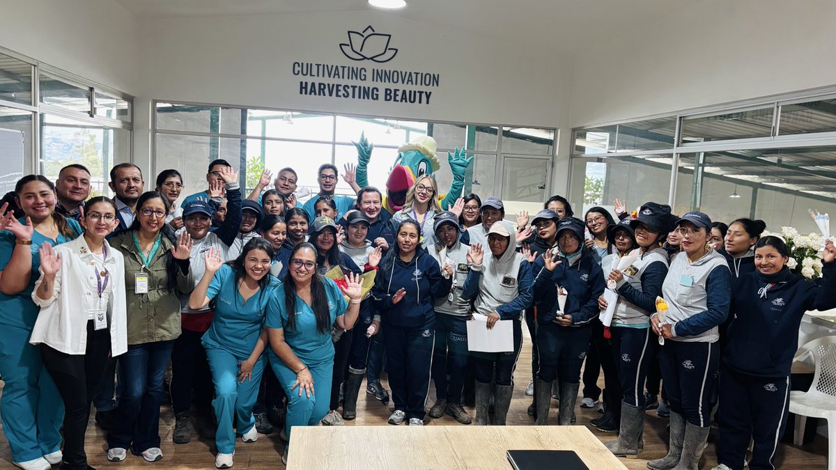 Zona2MTDH's tweet photo. 📍 #Pichincha | En el marco de la Semana Mundial de la Lactancia Materna, en el cantón #PedroMoncayo y en coordinación con el Ministerio de Salud Pública, reconocimos el compromiso de la florícola Bella Rosa – Elite Group por promover espacios laborales que apoyan la lactancia. https://t.co/U4LcbvEpUu