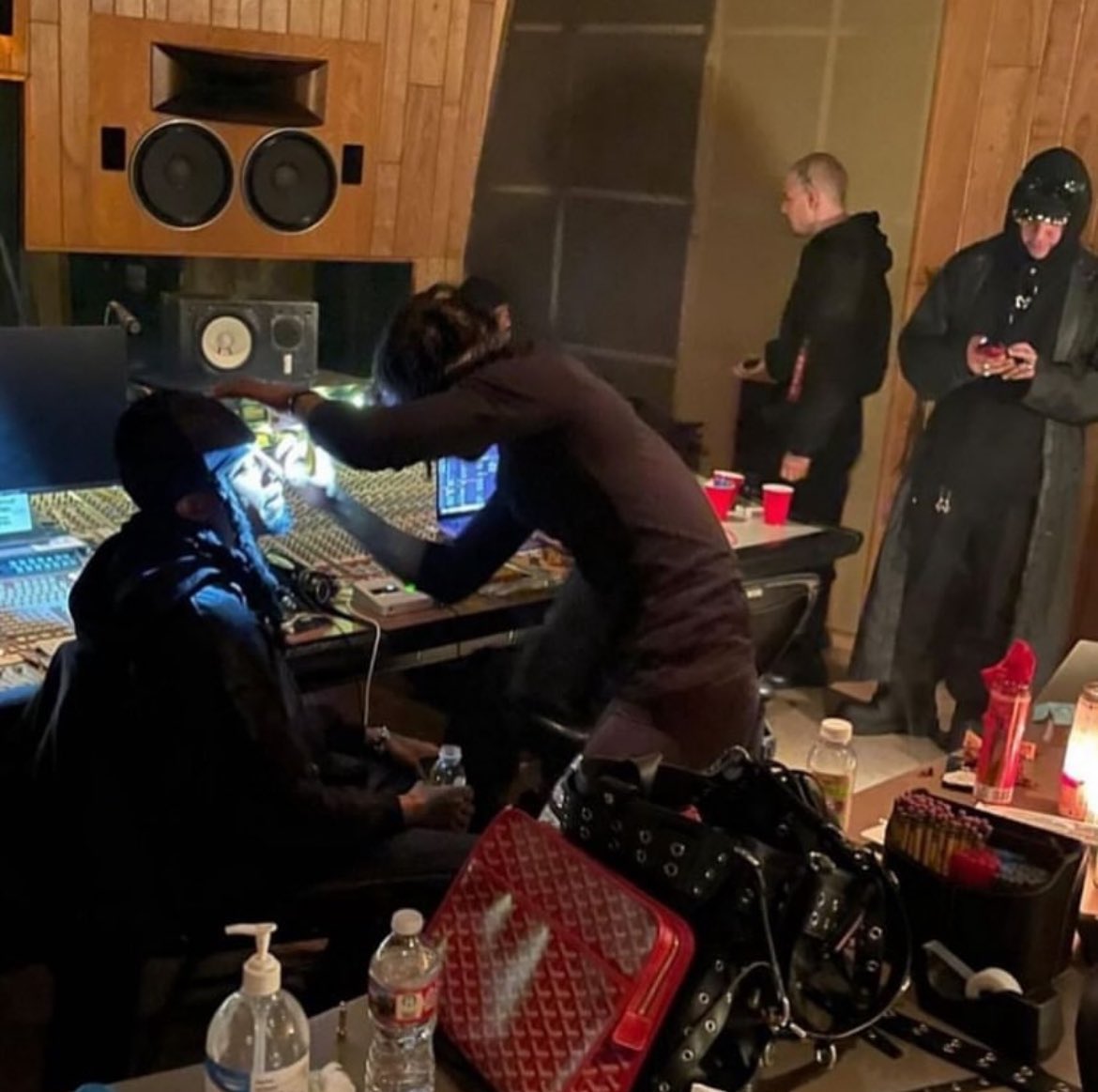 catalogging's tweet photo. Playboi Carti in the studio recording “Rockstarz” in just five minutes, right before his set at Rolling Loud California. (2023) https://t.co/cmCtcAJ4z7