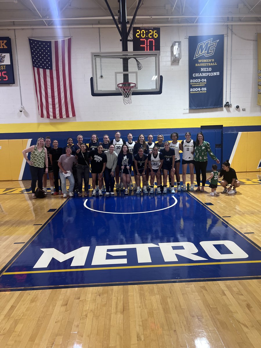 MerrimackWBB's tweet photo. We 🫶 our Alumni ⚔️

#Uncommon | #GoMack https://t.co/s0qui212Xf