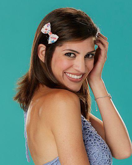 RisesLikeFlames's tweet photo. Lyric is kind of Bronte’s BB daughter? 

- Both have a baby voice 
- Both were on the side of that house that kept losing numbers 
- Both were in an all girl trio within that side 
- Both were collateral damage of the majority switching targets last minute 
- 4th boot 

#BB28 https://t.co/fRr4Zj4DUf