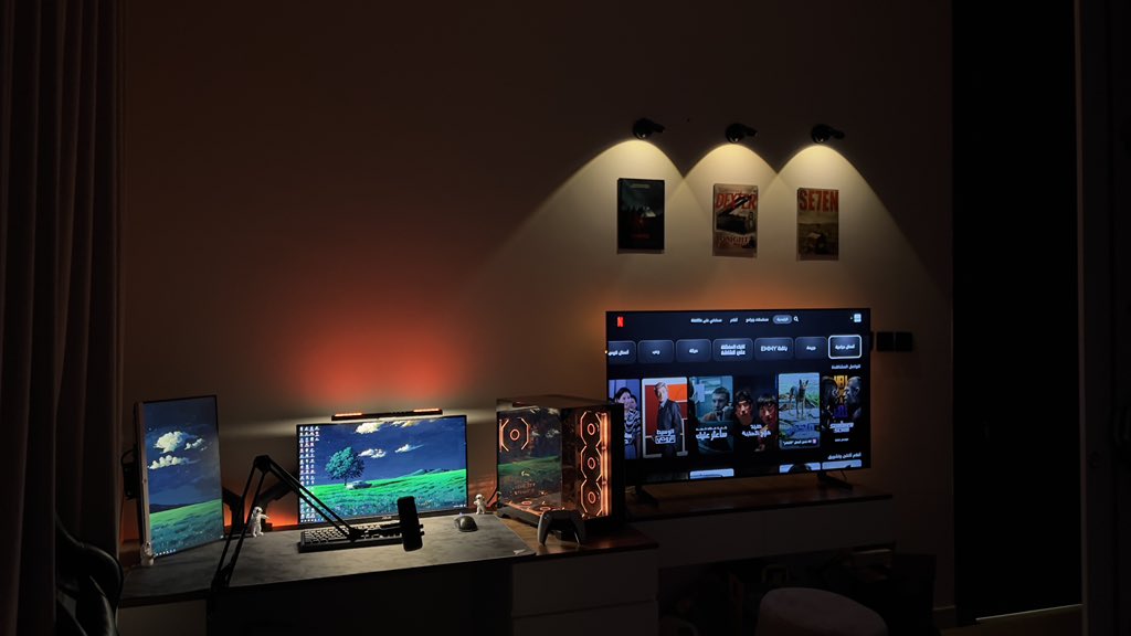 bjase0's tweet photo. 4 pictures of my cave
4:00 AM https://t.co/NOy378vWXx