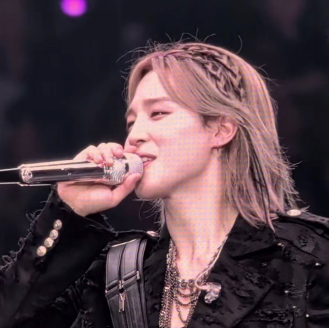 jiminticaI's tweet photo. JIMINS NEW HAIRSTYLE UNLOCKED https://t.co/6MeQyPnZjj