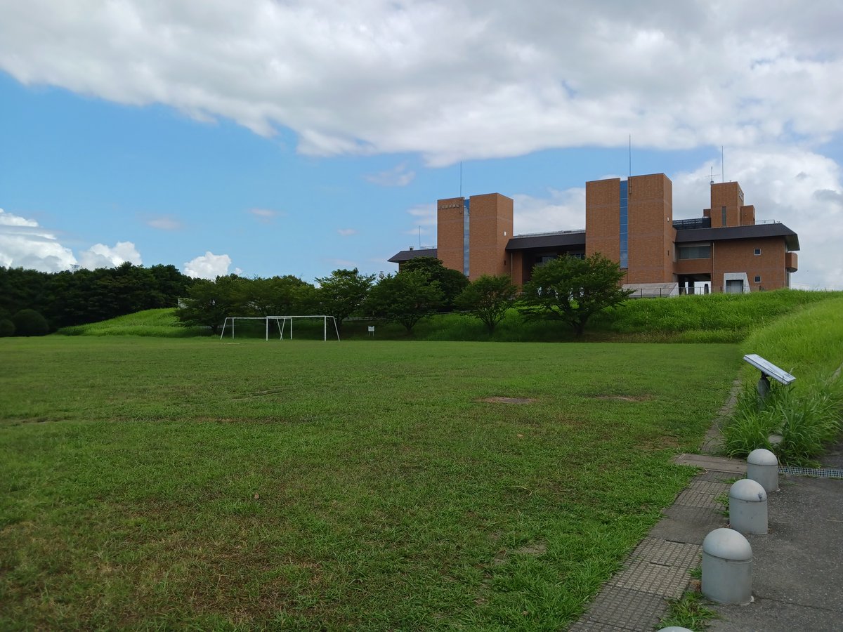 gaikaku_guide's tweet photo. ⚽️８月７日（金）見学会は通常開催です⚽️
【調圧水槽内】気温19℃　湿度84％ 
【立坑体験コース】10時
【地下神殿コース】13時・14時・15時・16時 
暑いなかでのご来場ありがとうございます🍀
当日参加を希望される方は、 
地下神殿コースは若干名ご案内可能です
龍Q館2階展示室は自由見学できます。  
ぜひお立ち寄りください。  
見学会の詳細はホームページをご覧ください⇩ https://t.co/PnjdbnI5fn
＃春日部市
＃首都圏外郭放水路
＃地下神殿
