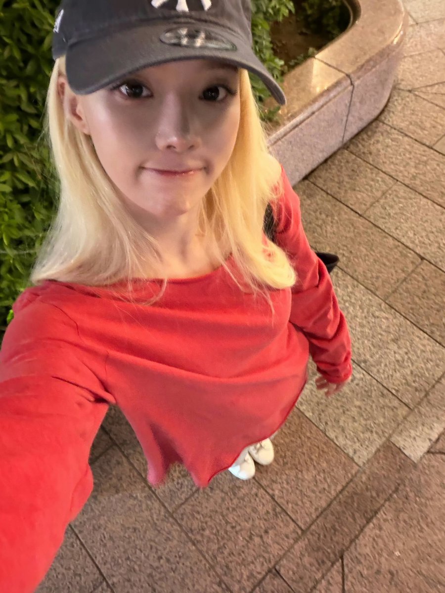 dimos603d's tweet photo. Long to feel Winter’s solo on cold winter days. Her voice acts like both icy snow and warm fire, creating a striking and wonderful musical contrast.

WINTER NEW SOLO STAGE
#윈터솔로춤춘다
#WINTERxSYNK_COMPLaeXITY https://t.co/Kww4lb7xMG