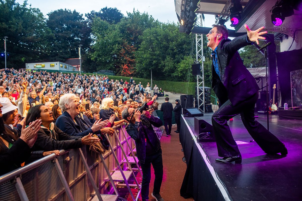 GlasgowmusicU's tweet photo. Here is a photo gallery of Marti Pellow at the Kelvingrove Bandstand in Glasgow.

https://t.co/GMl6hTTjpN https://t.co/F2bEP31JfQ