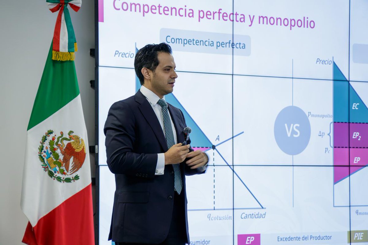 AntimonopolioMX's tweet photo. Como parte de la visita, el comisionado @alejandrogz11 impartió la conferencia “Política Antimonopolio en México”.
Nos entusiasma acercar la competencia a estudiantes de distintas disciplinas y compartir cómo contribuye a construir mercados más abiertos y con más opciones. https://t.co/8CJqypjWRx