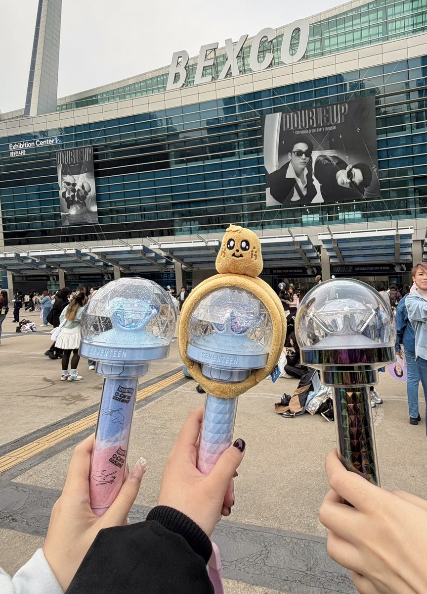 lololohoiching's tweet photo. 가장 행복한 순간은 친구와 함께 콘서트를 보고 나서 맛있는 음식을 즐기는 거예요~🩵🩷😋
만약 Nutrl 한 병이 있다면 분명 더 재미있을 거예요🍋💛
#smileupforyou https://t.co/GVVBCquBpt