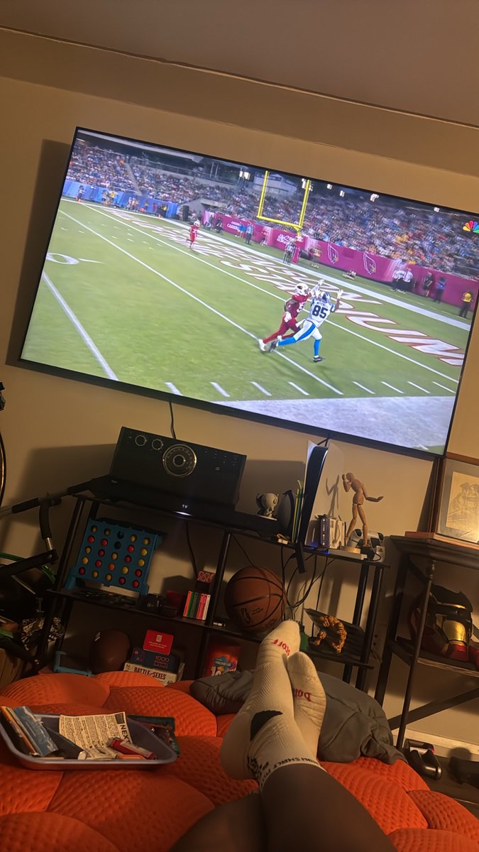 Sanka_Coffee's tweet photo. NFL back!!!! https://t.co/wlsr0qvPQe