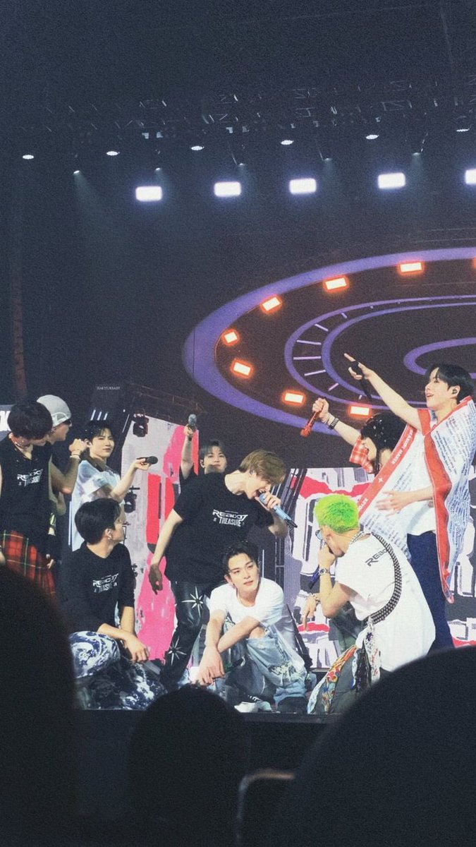theaulschapter's tweet photo. happy 6th anniversary my treasure ❤️‍🩹🏡

even though the path is not always easy but you guys are already really cool, more success for you and always stay 10.

thank you for debuting as a "treasure", I'm so happy to be a part of the people you care about. https://t.co/jvVfYoD3lQ