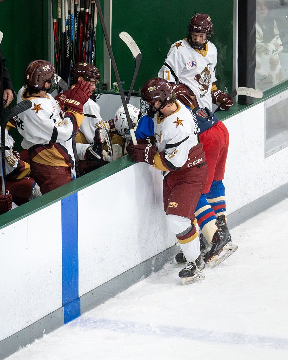 TxStateHockey's tweet photo. The countdown is officially on.

#bobcats #bobcaticehockey #icehockey #texasstate #texasstatebobcats https://t.co/5ULxCEs0wh
