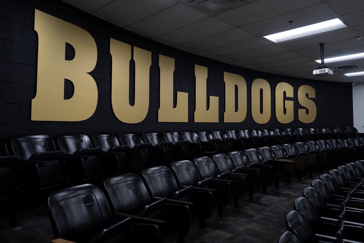 CoachColvin7's tweet photo. Appreciate once again @waterboy_Gil for helping complete another facility upgrade to our Team Room.

#DeepWater-Anchored https://t.co/Ymb6XQkjIV