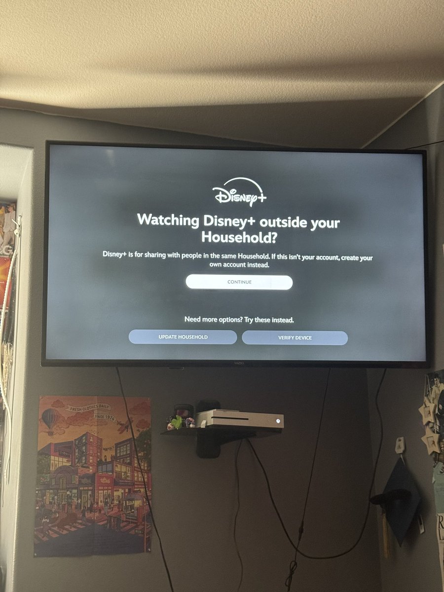 555vapequeen's tweet photo. @Disney Kill yourself https://t.co/CYC7AbQc52