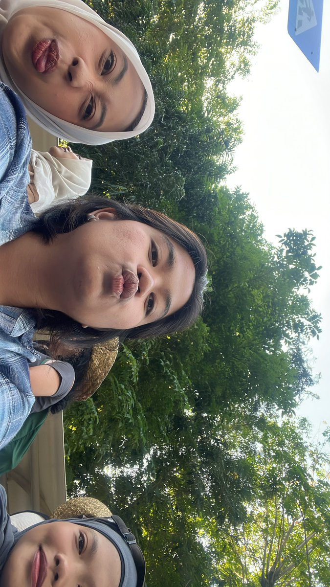 oreeelya tweet picture