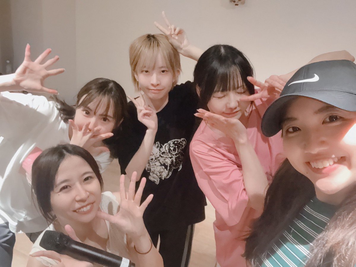 HAKUSHInoRBT's tweet photo. @ui_okuyama_0512 
@minyun_idol 
@hyperNIBEKO 
@natsumi_ema_ 

the Nulls様の
振り付けを@mion_imai 
担当させて頂きました！

デビューライブが楽しみです🫶🏻 https://t.co/KvJpupNIHX