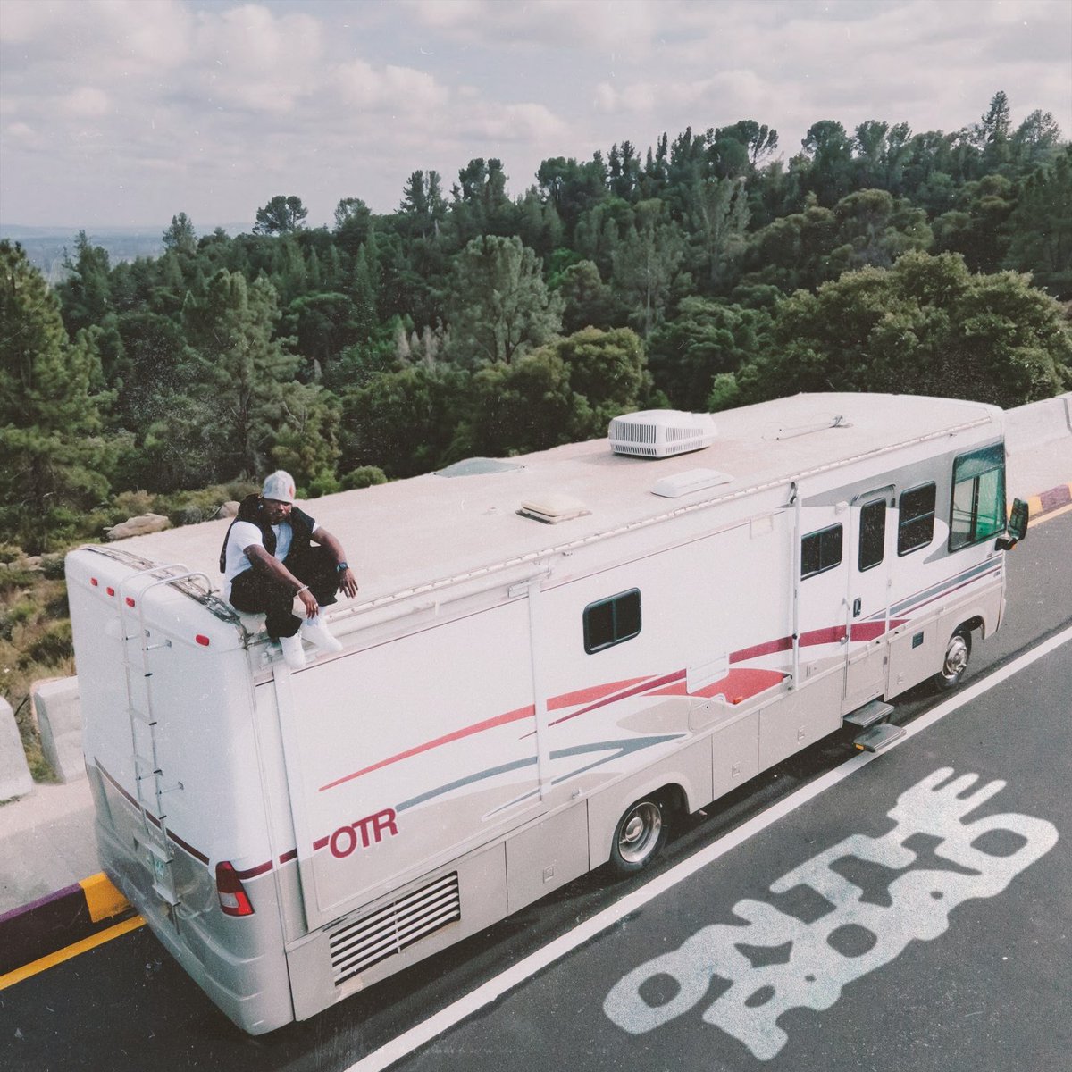jeriqthehussla's tweet photo. CONGRAT$ ALOBAM @Boyllona_ ⭐️
 ON THE ROAD ALBUM OUT NOW ! ALHAMDULILLAH 🚐 https://t.co/1fSrqM30cr