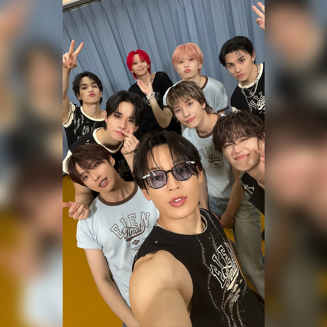 amazonmusicjp's tweet photo. *ﾟ⋆🌸JO1の限定写真が到着🌸⋆ﾟ*

「SAKURA」のリリースを記念して、すてきなセルフィーが届いたよ💌

“日本”というアイデンティティと誇りを、世界へ向けて高らかに鳴らす楽曲をAmazon Musicで聴いてみて🫶

JAMの皆さん！たくさんの「🌸」の絵文字でリリースを盛り上げよう💬
@official_jo1