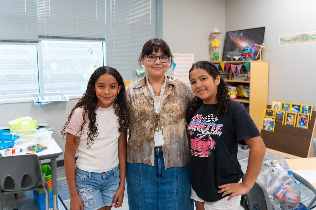 ShermanISD's tweet photo. Tonight was Meet the Teacher Night 🌟 at our elementary schools! Families met their child’s teacher 🤝 and dropped off school supplies ✏️.
 
It’s T-minus 5 days until the 1st day of school 🎒 on Tuesday, Aug. 11, and we couldn’t be more excited to launch into the new year! 🚀 https://t.co/dSazERbnrh