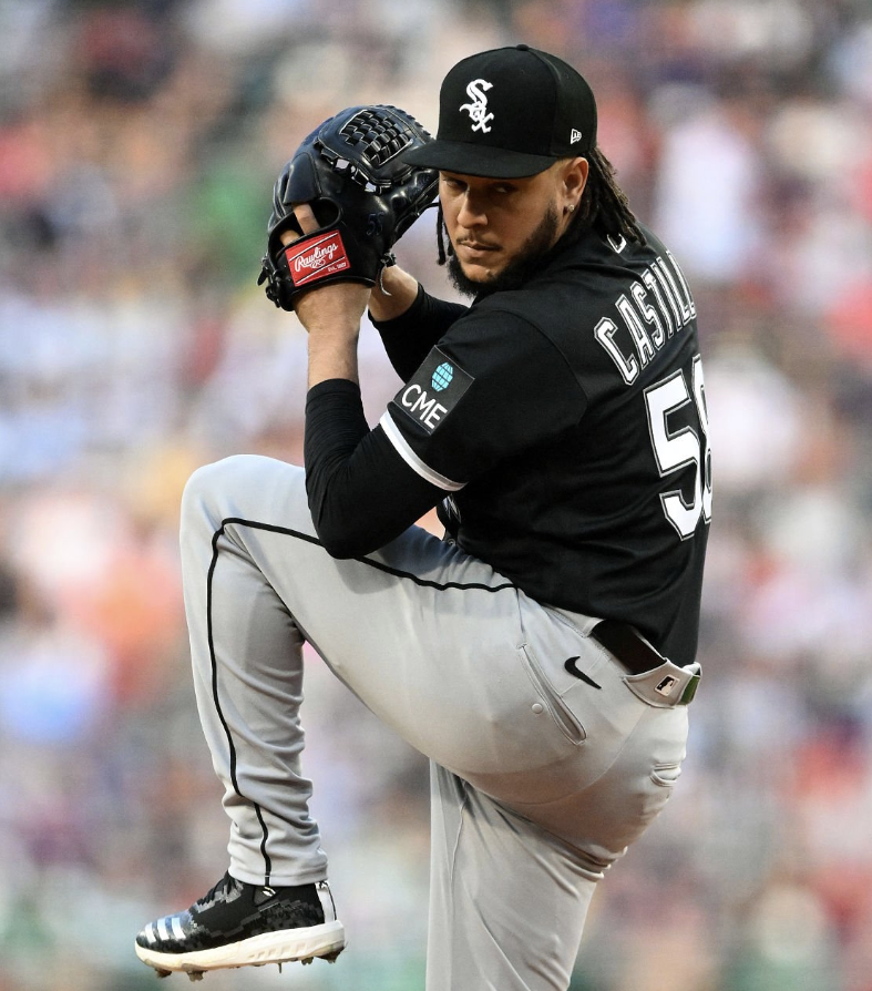 JustBB_Media's tweet photo. Luis Castillo's first start in a White Sox uniform:

4 IP | 5 R | 1 BB | 5 K

Season ERA: 5.30 https://t.co/tBNdHaPYLR