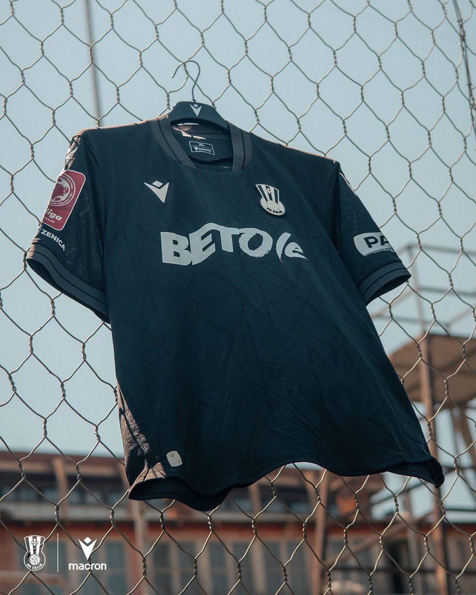 Footy_ShirtNews's tweet photo. 🇧🇦 NK Čelik Zenica

2026-27 Away Kit by Macron

#KitNews https://t.co/xki9s1Zr66