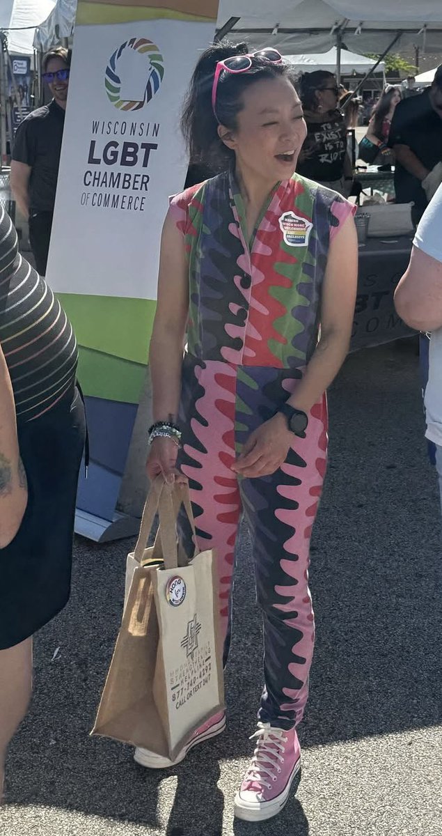 gracepeyt's tweet photo. Pls why does she dress like this https://t.co/TsrstphbWP
