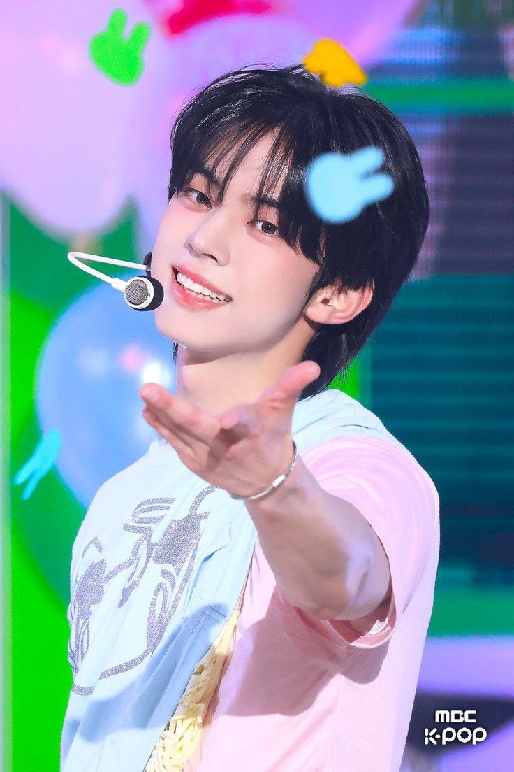 twspopbase's tweet photo. TWS DOHOON and AND2BLE GYUVIN have been announced to step down as MCs of MBC Show! Music Core after 1 year and 5 months https://t.co/vrtvclcCNP