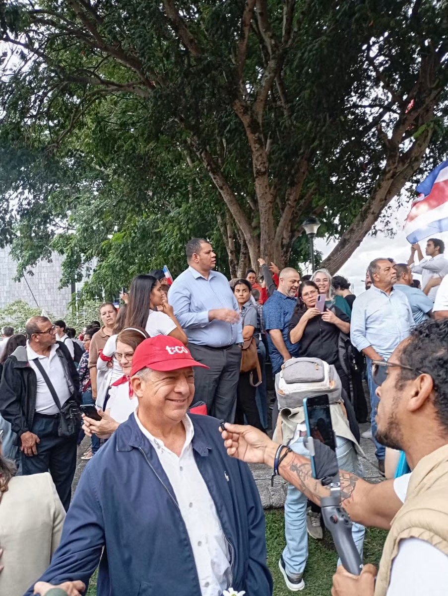 marifer9090's tweet photo. altas personalidades manifestándose el día de hoy 😌 https://t.co/XvX8X7zmGV