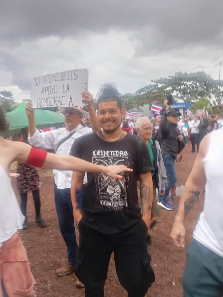 marifer9090's tweet photo. altas personalidades manifestándose el día de hoy 😌 https://t.co/XvX8X7zmGV