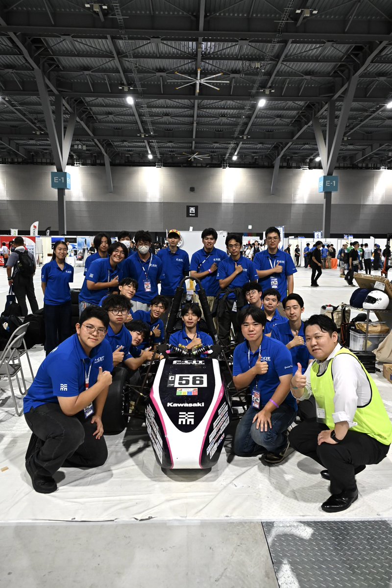 FCITRACINGTEAM's tweet photo. ワイズトレーディング株式会社様にピットに来ていただきました!
ありがとうございます!
#FCIT
#千葉工業大学
#学生フォーミュラ
#jsae https://t.co/n3JhwrKLzj