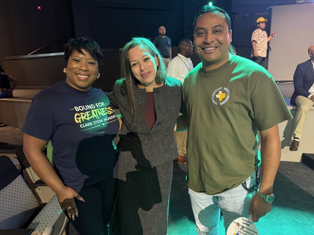 KWilliamsDLD's tweet photo. We always look forward to Convocation roll call by campuses. The campuses brought the energy! #TogetherinCulture #TogetherinAccountability #TogetherinOpportunity https://t.co/eS32HSQpc5
