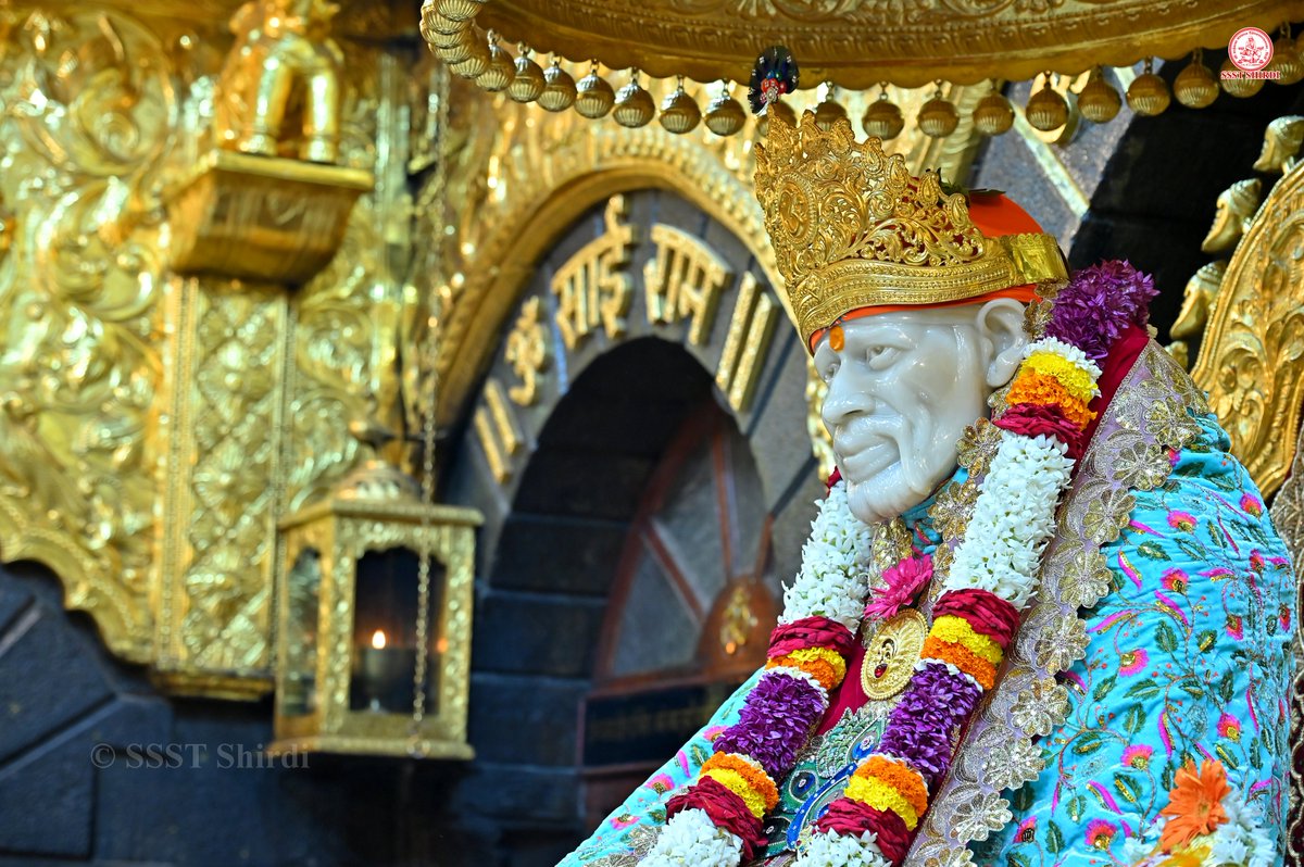 SSSTShirdi's tweet photo. *!! ॐ साई राम !!*
*श्री साईबाबा संस्थान विश्वस्त व्यवस्था,शिर्डी*
*!! ॐ Sai Ram !!*
*Shri Saibaba Sansthan Trust, Shirdi*
≈≈≈≈≈≈≈≈≈≈≈≈≈≈≈≈≈ 
*आरती :-शिर्डी माझे पंढरपुर*
*शुक्रवार ०७ ऑगस्ट २०२६*  
*Aarti :-Shirdi Majhe Pandharpur*
*Friday 07 Aug 2026* https://t.co/cTTwk9pjJ0