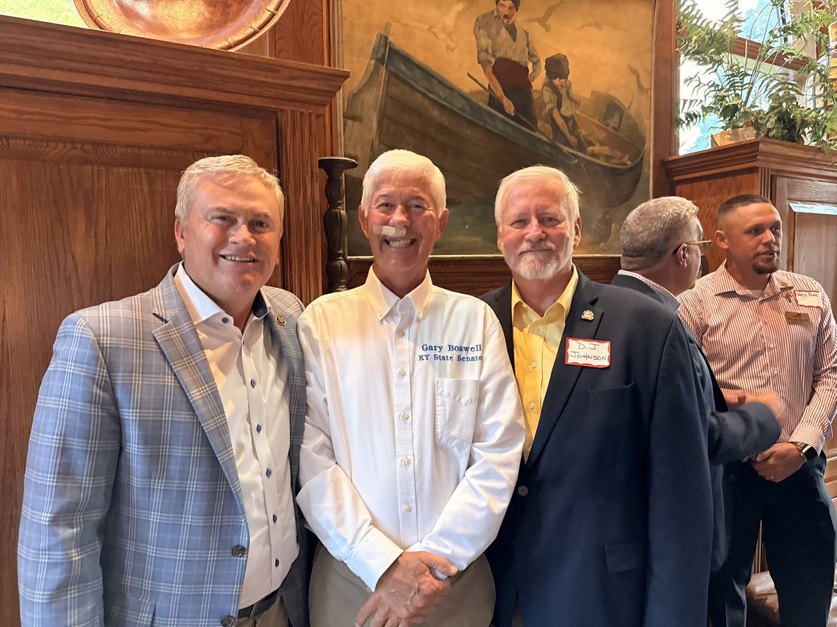 JamesComer's tweet photo. Great day in Owensboro touring the Hinkle &amp; Mulzer Crushed Stone &amp; CRH Asphalt Plant, touring the PMI Swedish Match Plant, meeting Daviess Co leaders, &amp; campaigning for Rep DJ Johnson’s reelection. https://t.co/gRKa9rluyQ