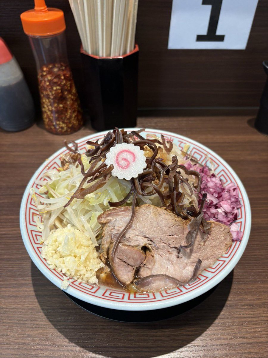 MNYTHKKND's tweet photo. おはようございます！

11時〜15時
18時〜21時

🍥店内飲食
（）内はオススメ有料トッピング
ラーメン（生姜、玉ねぎ）
トマティーナ（チーズ、カレー粉、玉ねぎ）
まぜそば（チーズ、紅生姜）
にんたま油の冷たいラーメン（生卵）

👜お持ち帰り
冷凍ラーメン
冷凍トマティーナ
持ち帰り豚一本/ハーフ
持ち帰りほぐし豚（チャーシューの切れ端500g以上）現金1000円でお願いします。

キクラゲあります！
無料トッピングをお伺いした際に【アレ】でお願いします。

本日もよろしくお願いします！

#神工使っていいよ