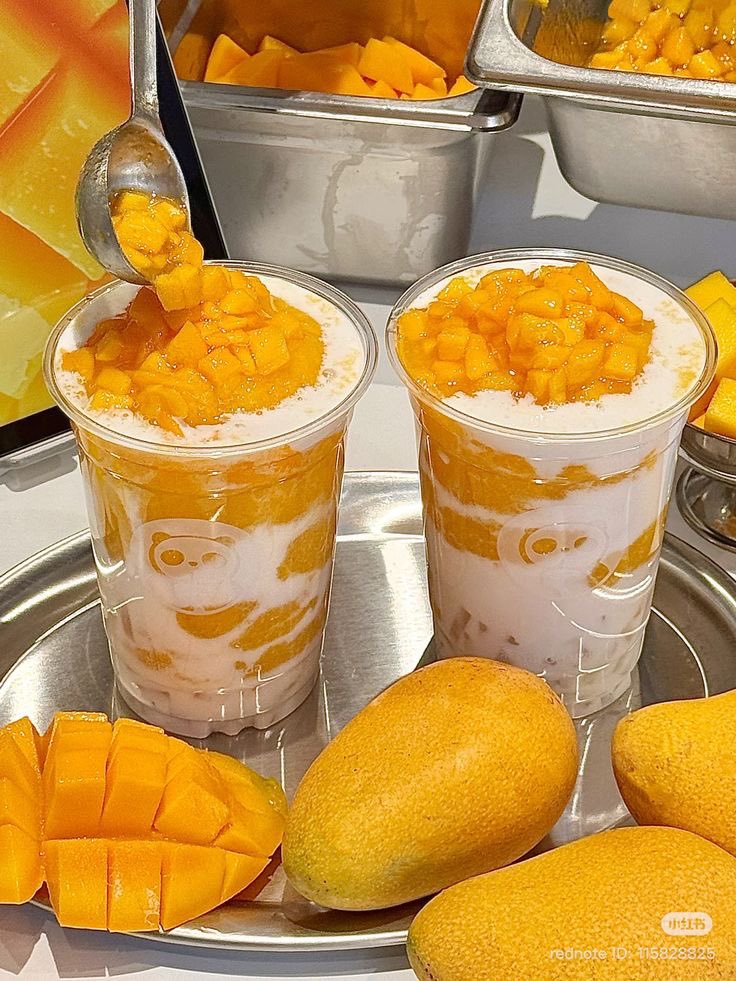 juyeosi's tweet photo. lebih suka smoothies mangga atau alpukat? https://t.co/Ql9xYOmu3b