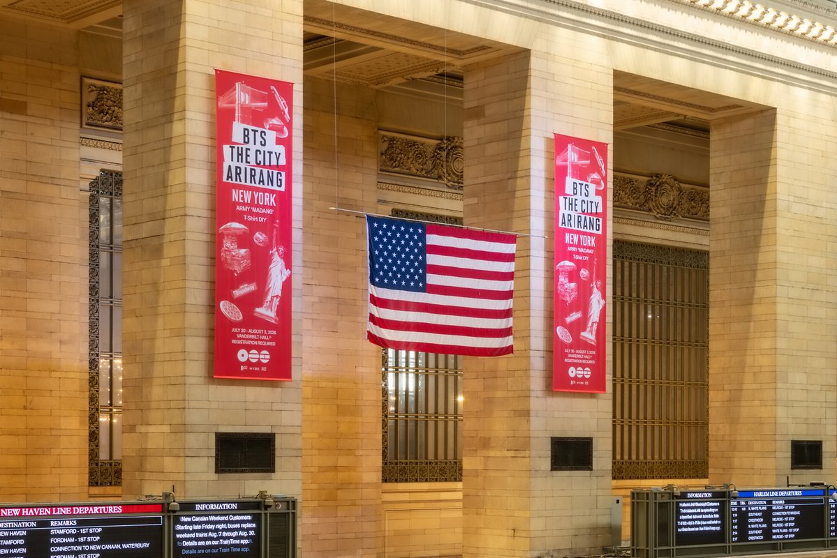Kpop_Herald's tweet photo. .@bts_bighit turned New York into a citywide celebration through "BTS The City Arirnag New York," running from July 24 to Aug. 3. 💜

From Grand Central Terminal and Rockefeller Center to Times Square, concerts, pop-up experiences and performances transformed iconic landmarks into BTS-themed destinations for fans and locals alike. 🌃

#BTS #THECITYARIRANG