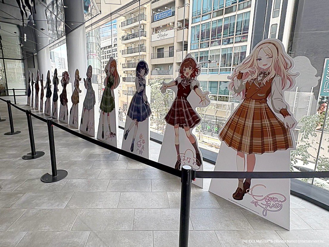 hatsuboshistore's tweet photo. ／
学園アイドルマスター ハツボシストア
2階「桜丘広場」に等身大パネルが登場中🎀
＼

オープンを記念して13名全員の等身大パネルが登場！
「クラシカル制服」衣装の新商品も、本日から販売スタート♪

▼ハツボシストアONLINEでもお取り扱い中
https://t.co/7I30BEsjEe

#学マス #ハツボシストア https://t.co/RlUlxubTJn