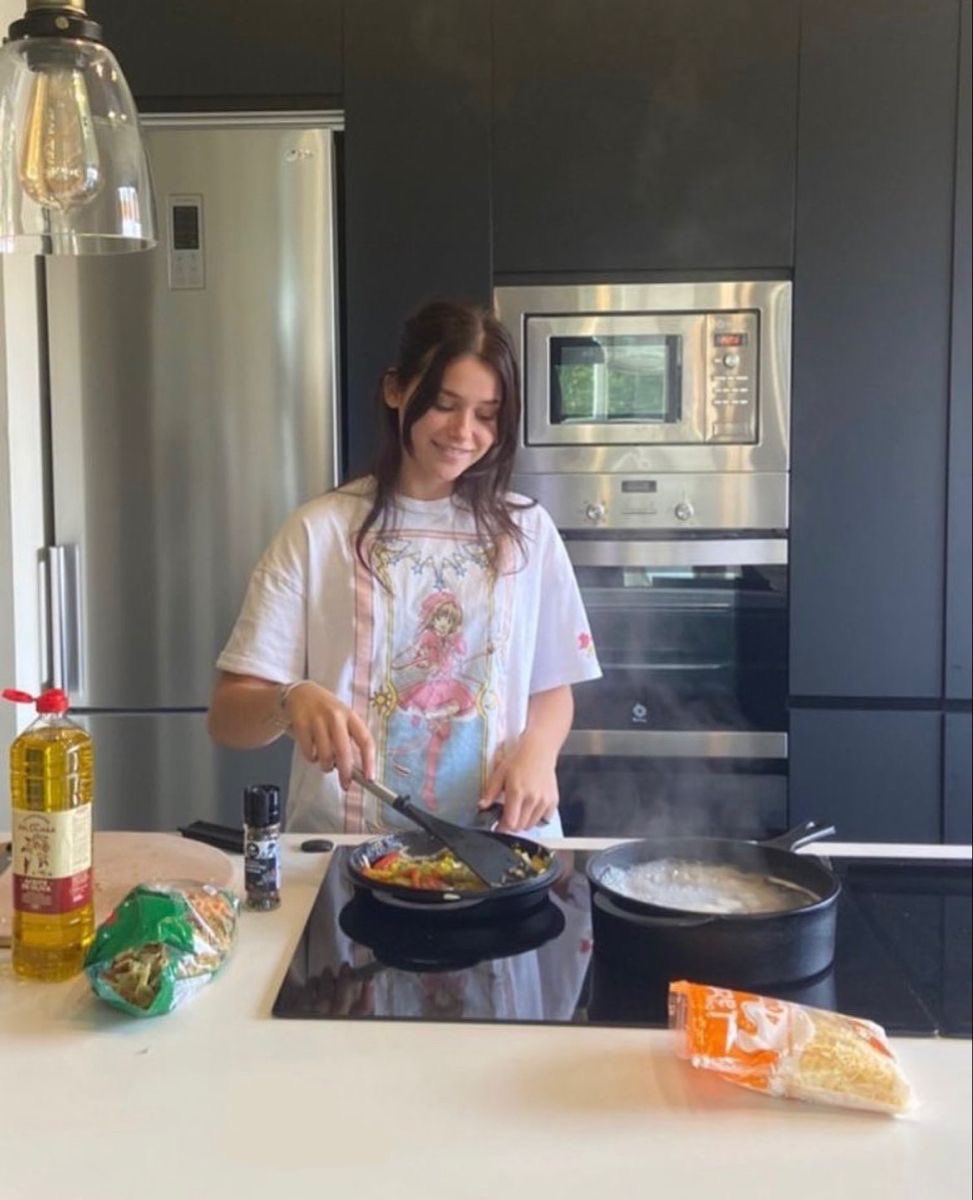 tamuNICOLEE's tweet photo. I've made homemade breakfast! So, grab a plate before starting your 24hour Friday! 🥗✨ https://t.co/Dt2JXe4XI2